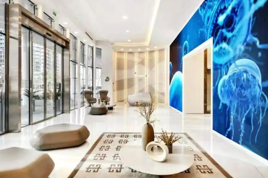 Exquisite Stay In Downtown Burj Khalifa Views With Stunning Pool Dubai