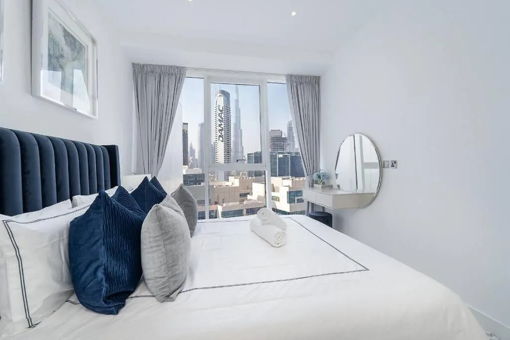 Appartement Exquisite Stay In Downtown Burj Khalifa Views With Stunning Pool Dubai Verenigde Arabische Emiraten