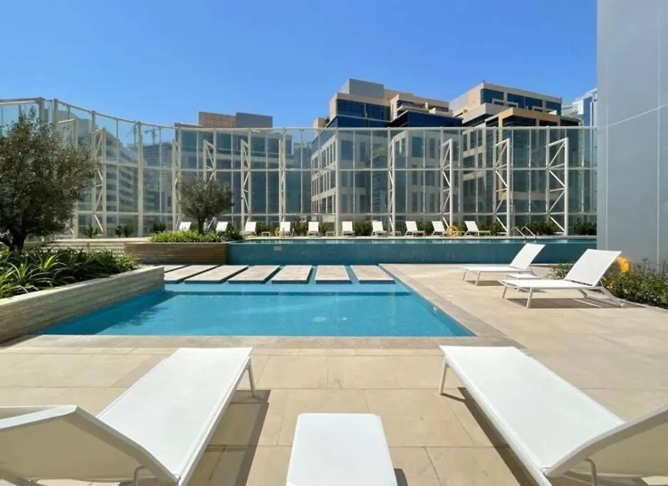 Exquisite Stay In Downtown Burj Khalifa Views With Stunning Pool Dubai 0*,