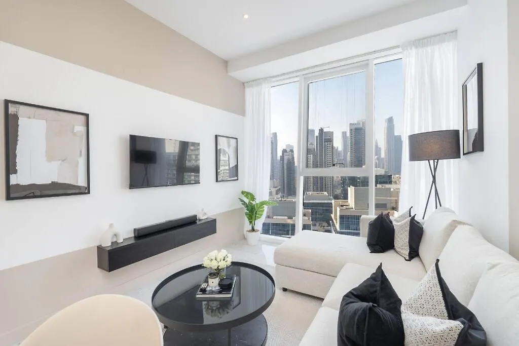 Appartement Exquisite Stay In Downtown Burj Khalifa Views With Stunning Pool Dubai