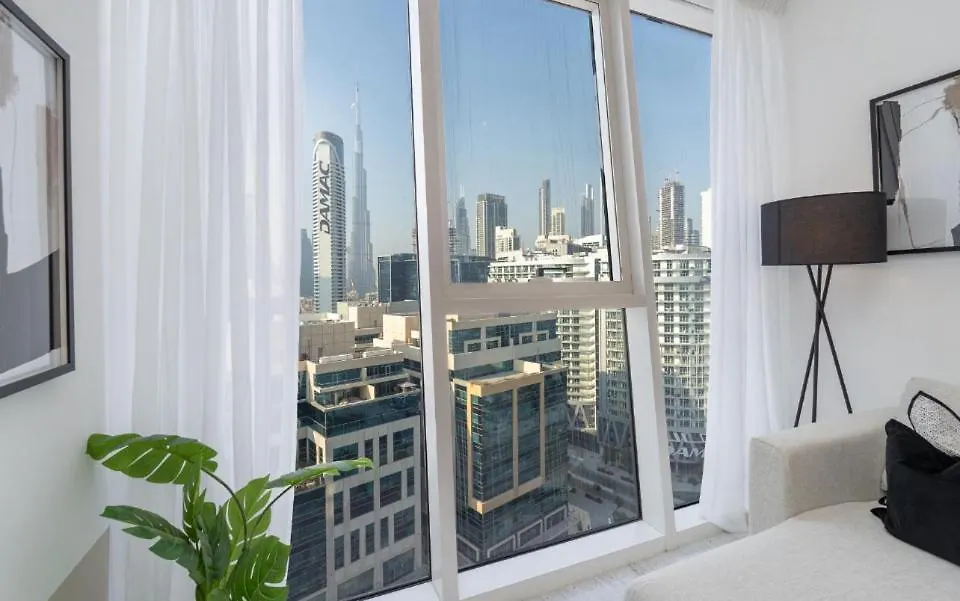 Exquisite Stay In Downtown Burj Khalifa Views With Stunning Pool Dubai 0*,