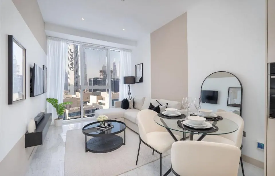 Appartement Exquisite Stay In Downtown Burj Khalifa Views With Stunning Pool Dubai Verenigde Arabische Emiraten