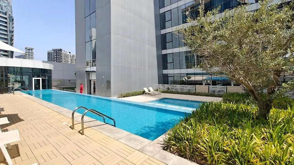 Appartement Exquisite Stay In Downtown Burj Khalifa Views With Stunning Pool Dubai